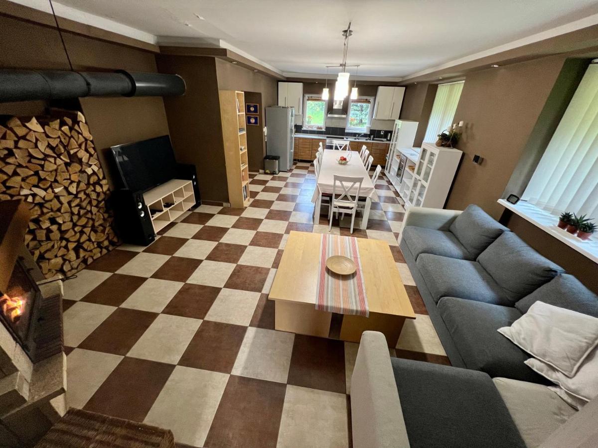 Privat Adriana Villa Kremnica Luaran gambar