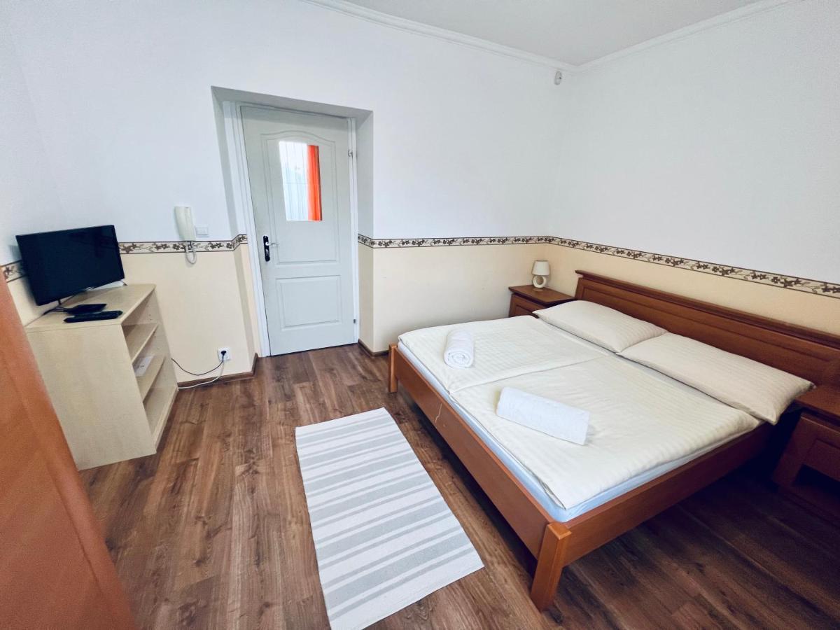 Privat Adriana Villa Kremnica Luaran gambar