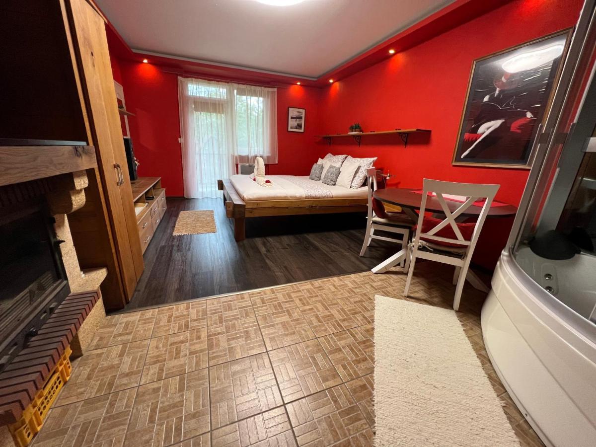 Privat Adriana Villa Kremnica Luaran gambar